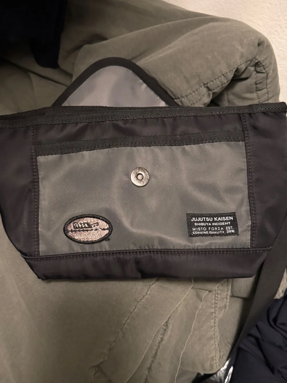 Jiujitsu kaisen Casual Black and Gray Men's Messenger Bag with Patch Details